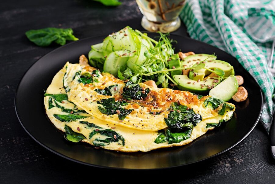 Omelet in keto diet